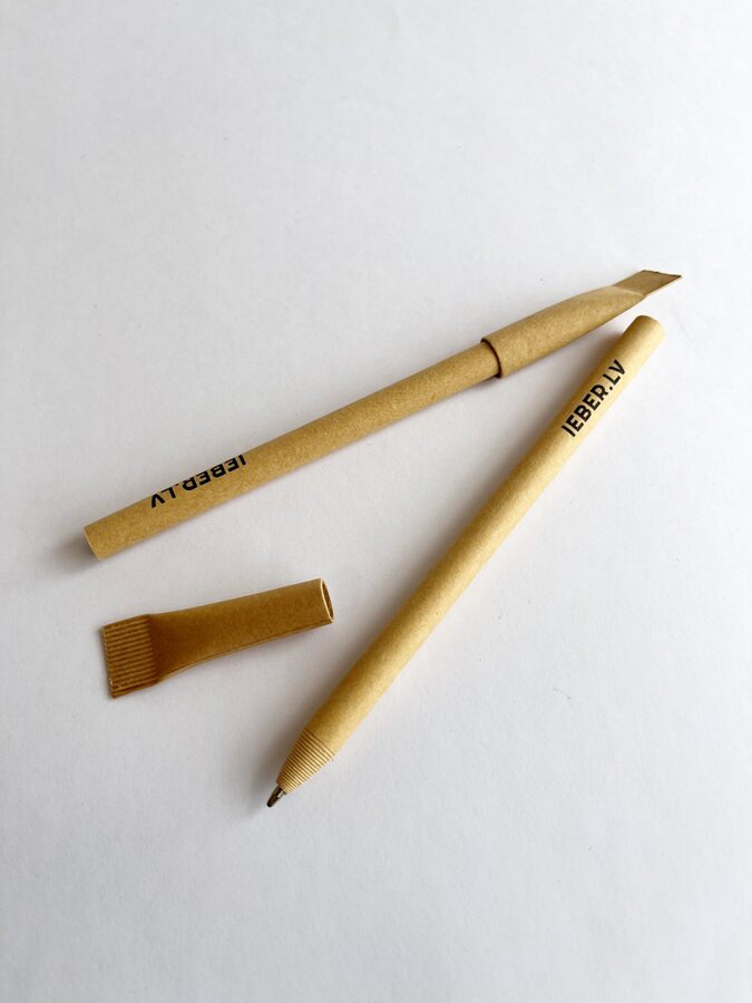 Pārstrādāta papīra lodīšu pildspalva