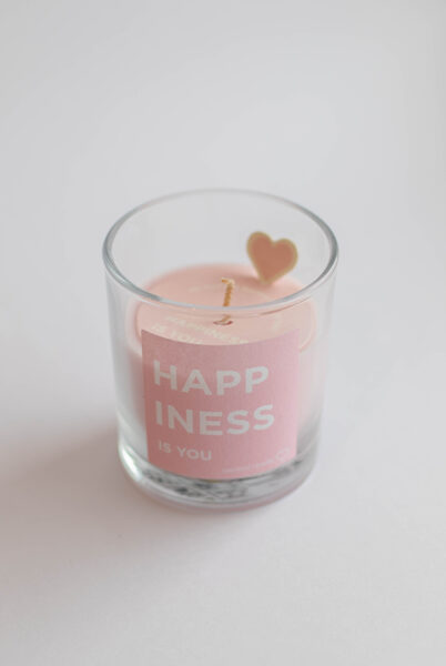 "HAPPINESS is you" stikla glāzē ar maijpuķīšu aromātu 1gb