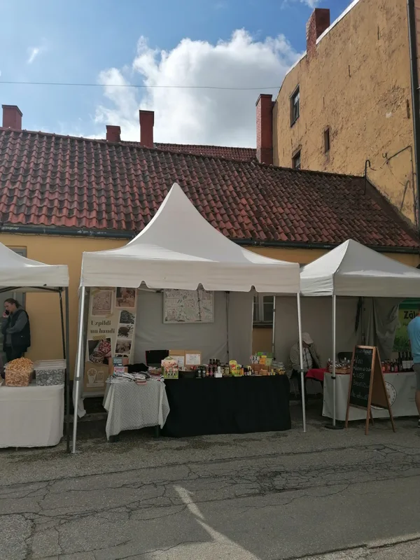 tirdziņi